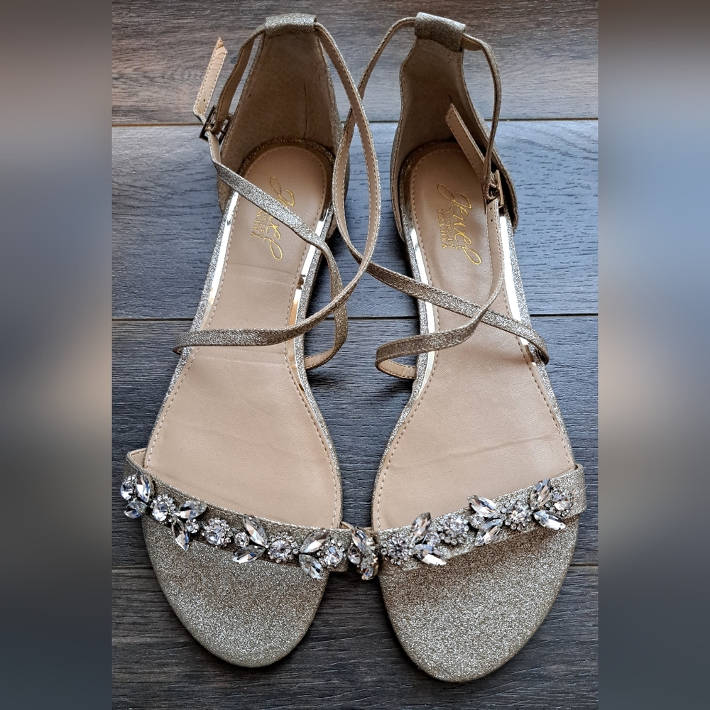 NWOT Jewel Badgley Mischka Tessy Embellished Sandal